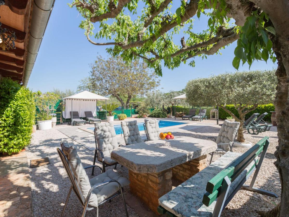Holiday Home Villa Lucky By Interhome 브르토니글라 외부 사진