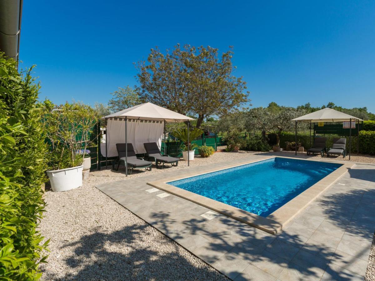 Holiday Home Villa Lucky By Interhome 브르토니글라 외부 사진